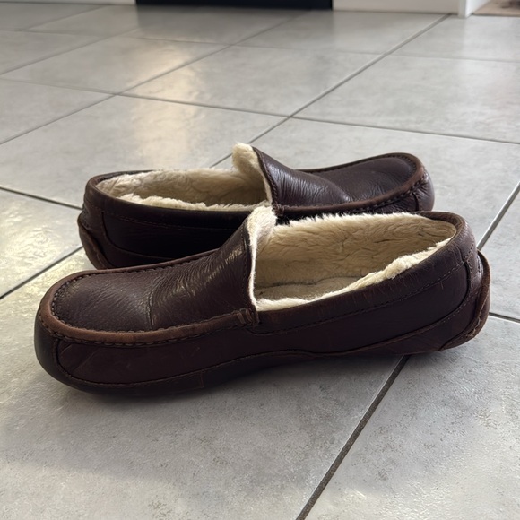 UGG Men’s Slippers - Size 12 - Picture 2 of 3